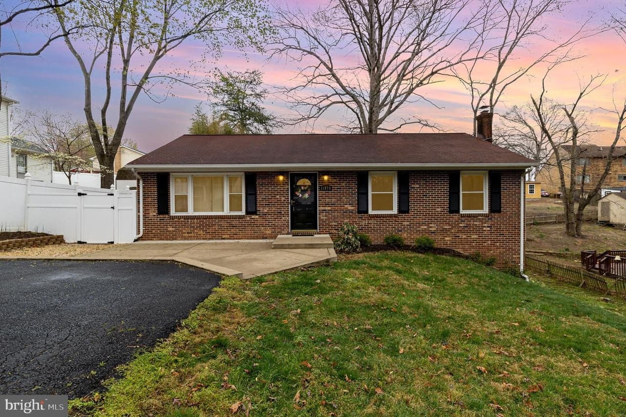 11829 Rutherford - Photo 1