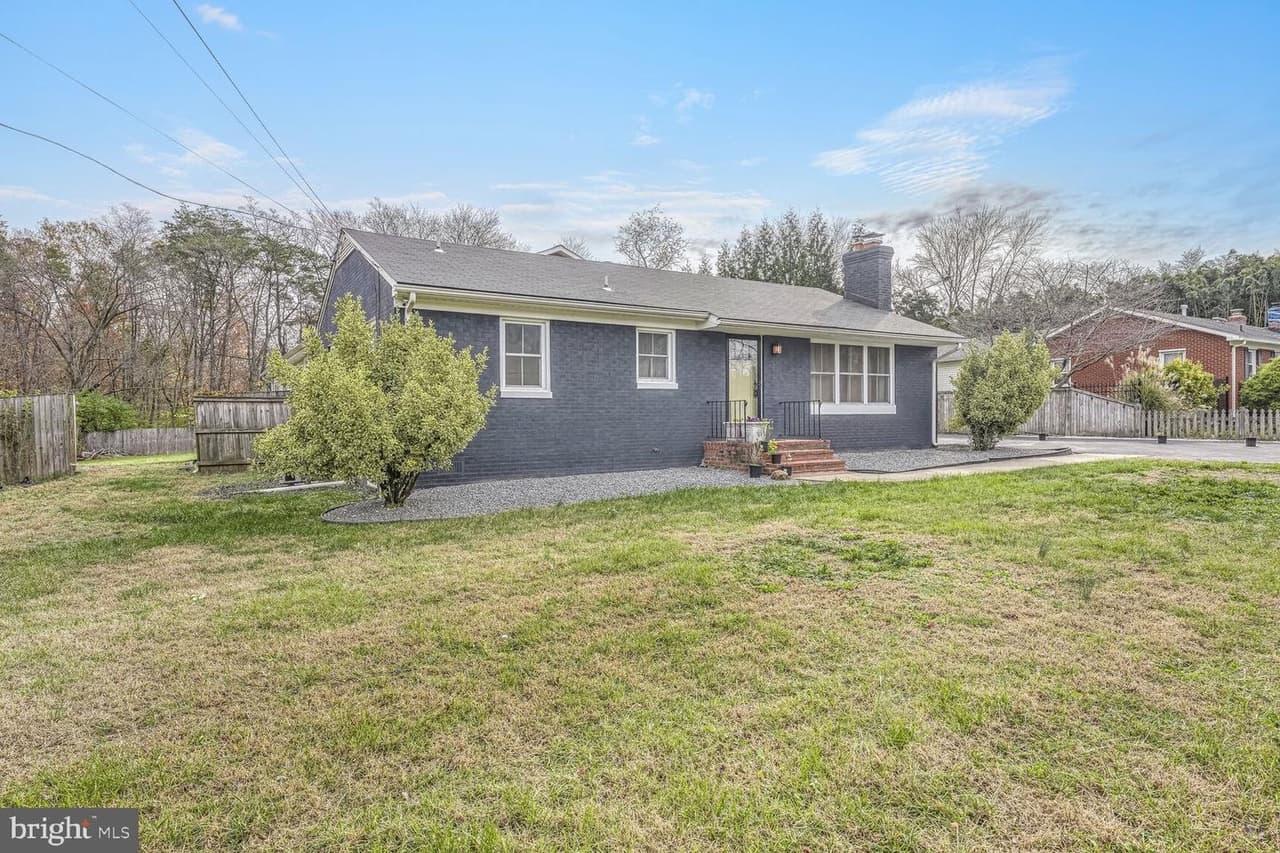 8027 Mclean - Photo 1