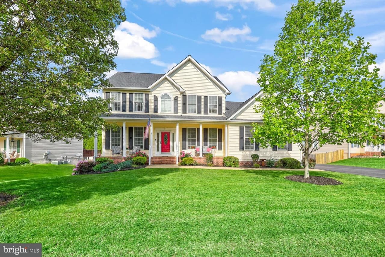 135 Greenway - Photo 1
