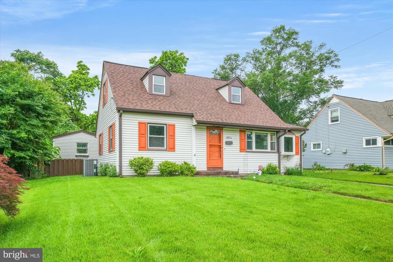 6926 Vanderbilt - Photo 1
