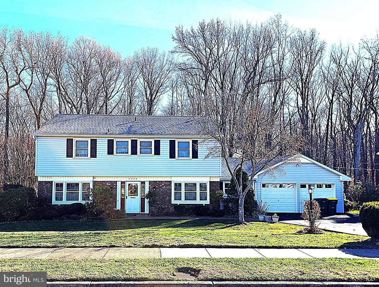 4325 Majestic - Photo 1