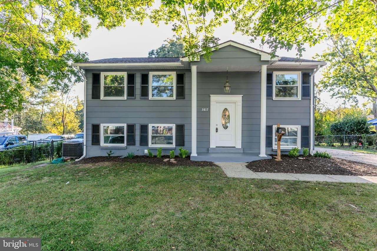 3817 Claremont - Photo 1