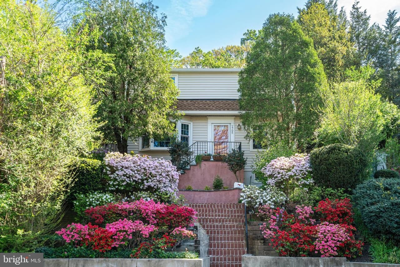 1705 N Quesada - Photo 1