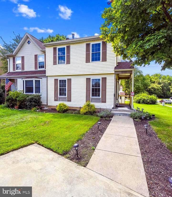 1002 Clymer - Photo 1