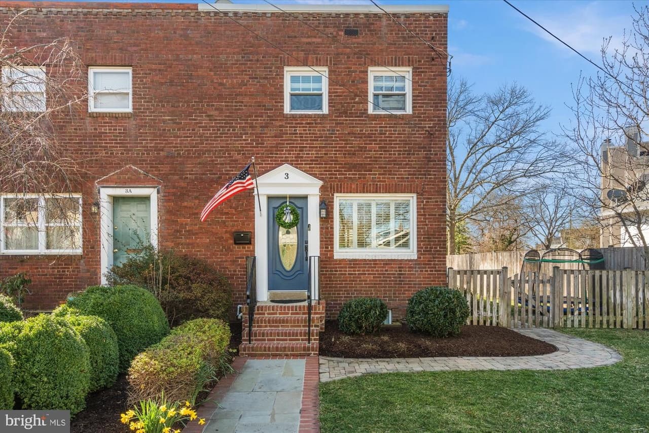 3 E Custis - Photo 1