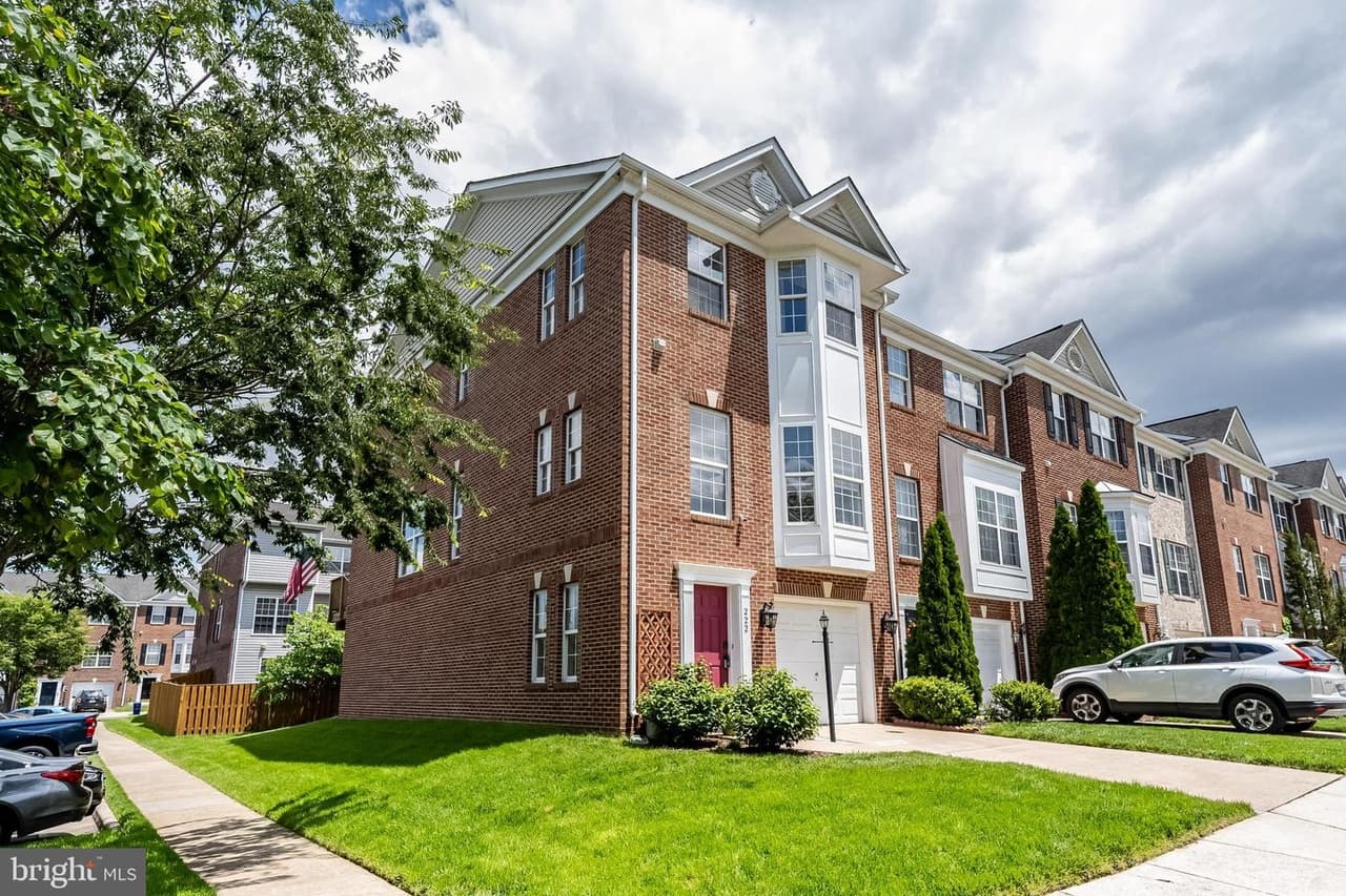 222 Hawks View - Photo 1