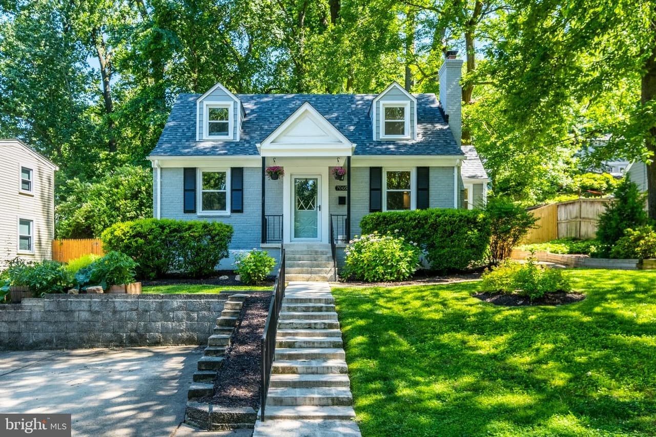 7005 Jefferson - Photo 1