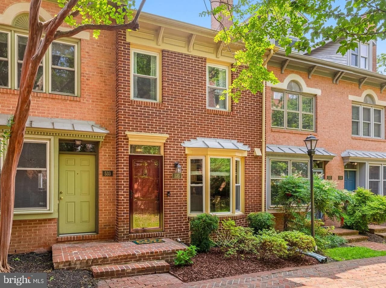535 Colecroft - Photo 1