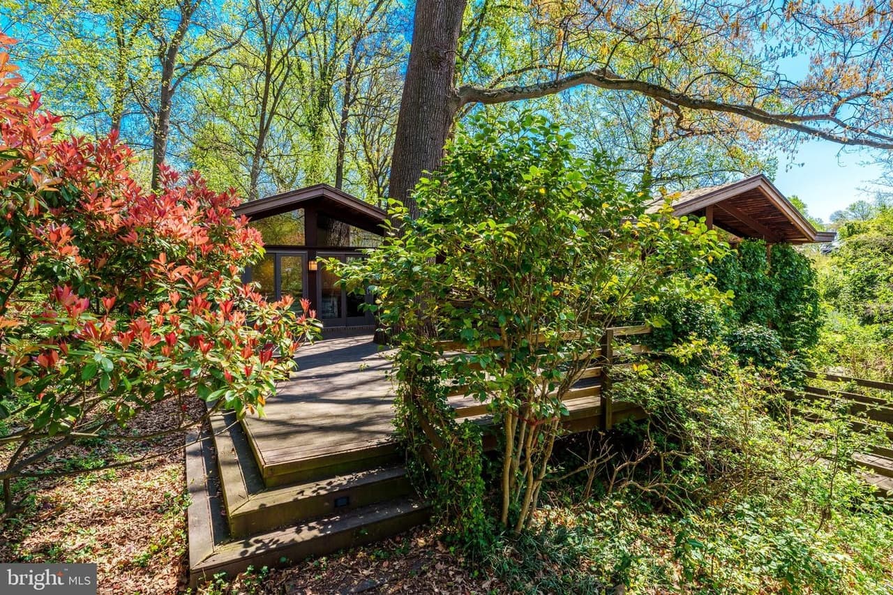 2825 Lorcom - Photo 1