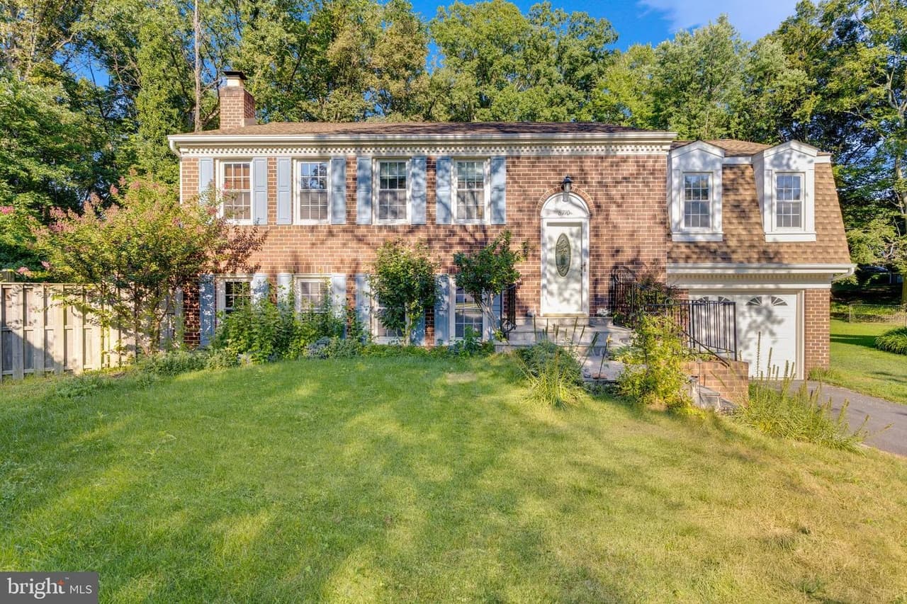 8710 Whitson - Photo 1