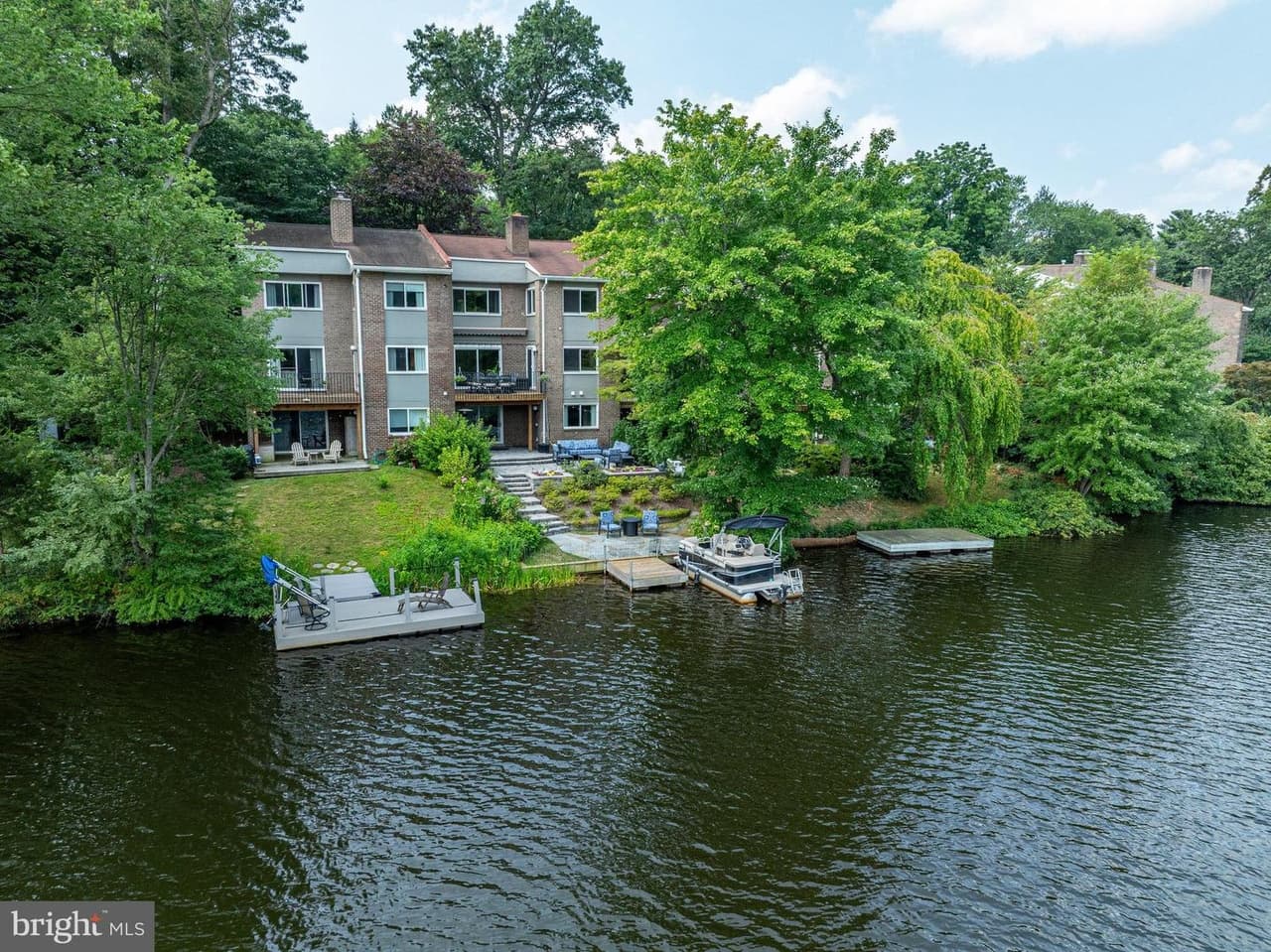 1605 Greenbriar - Photo 1