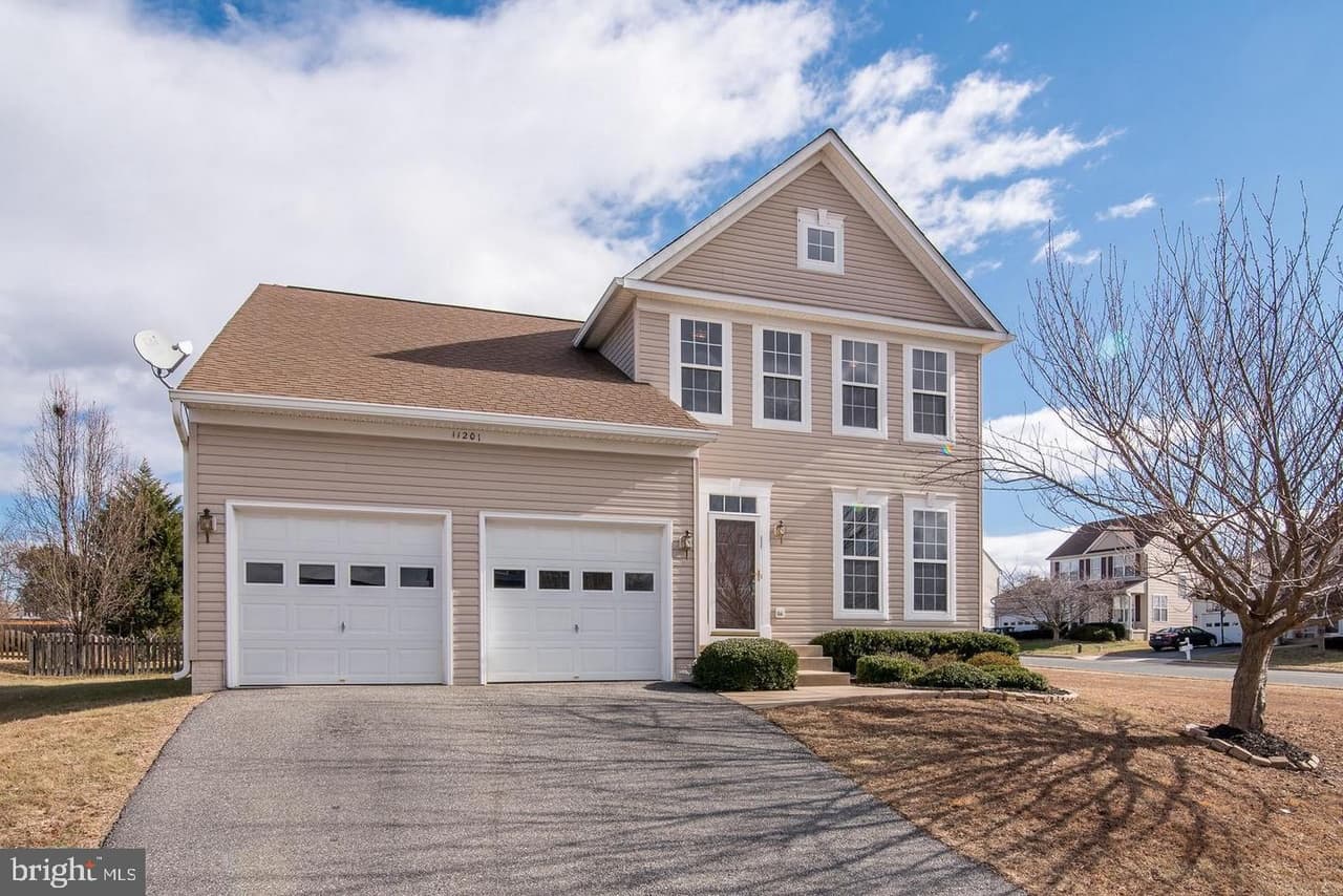 11201 Hollins - Photo 1