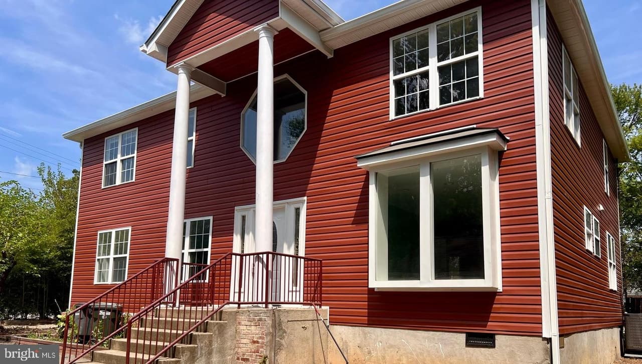 1501 Devils Reach - Photo 1