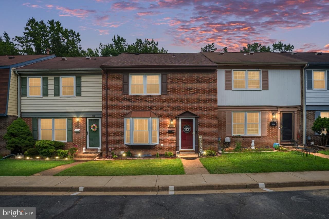 4507 Garfield - Photo 1