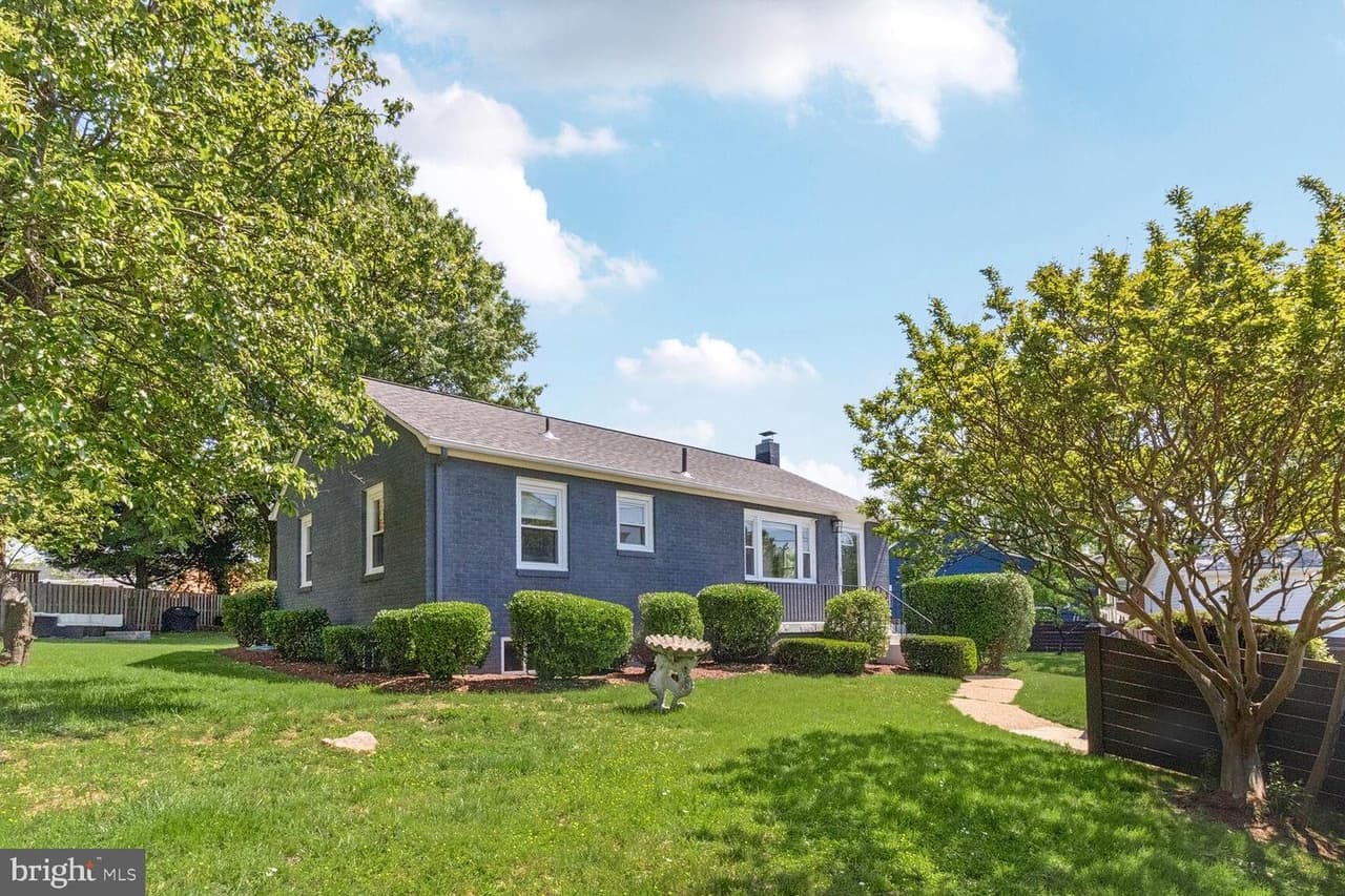 3319 King - Photo 1