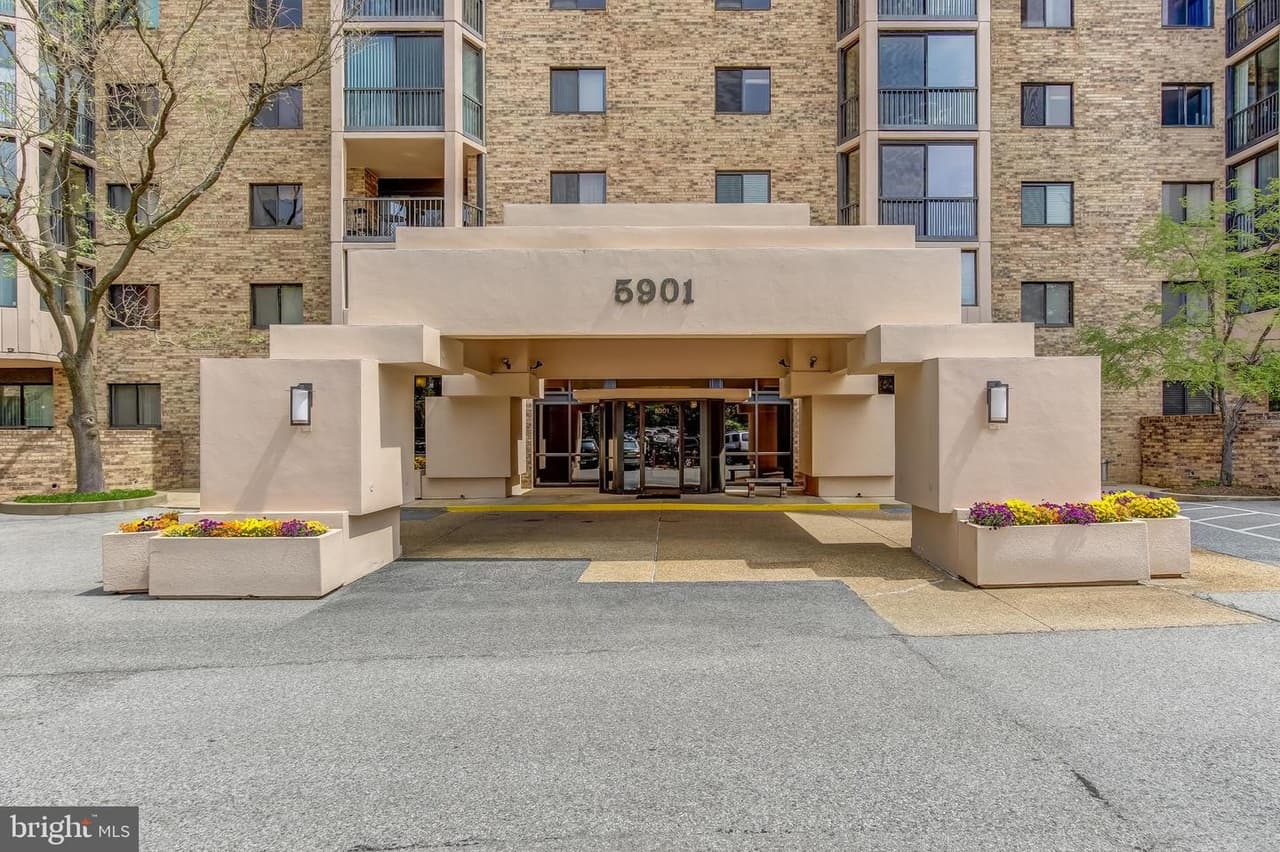5901 Mount Eagle Unit#1610 - Photo 1