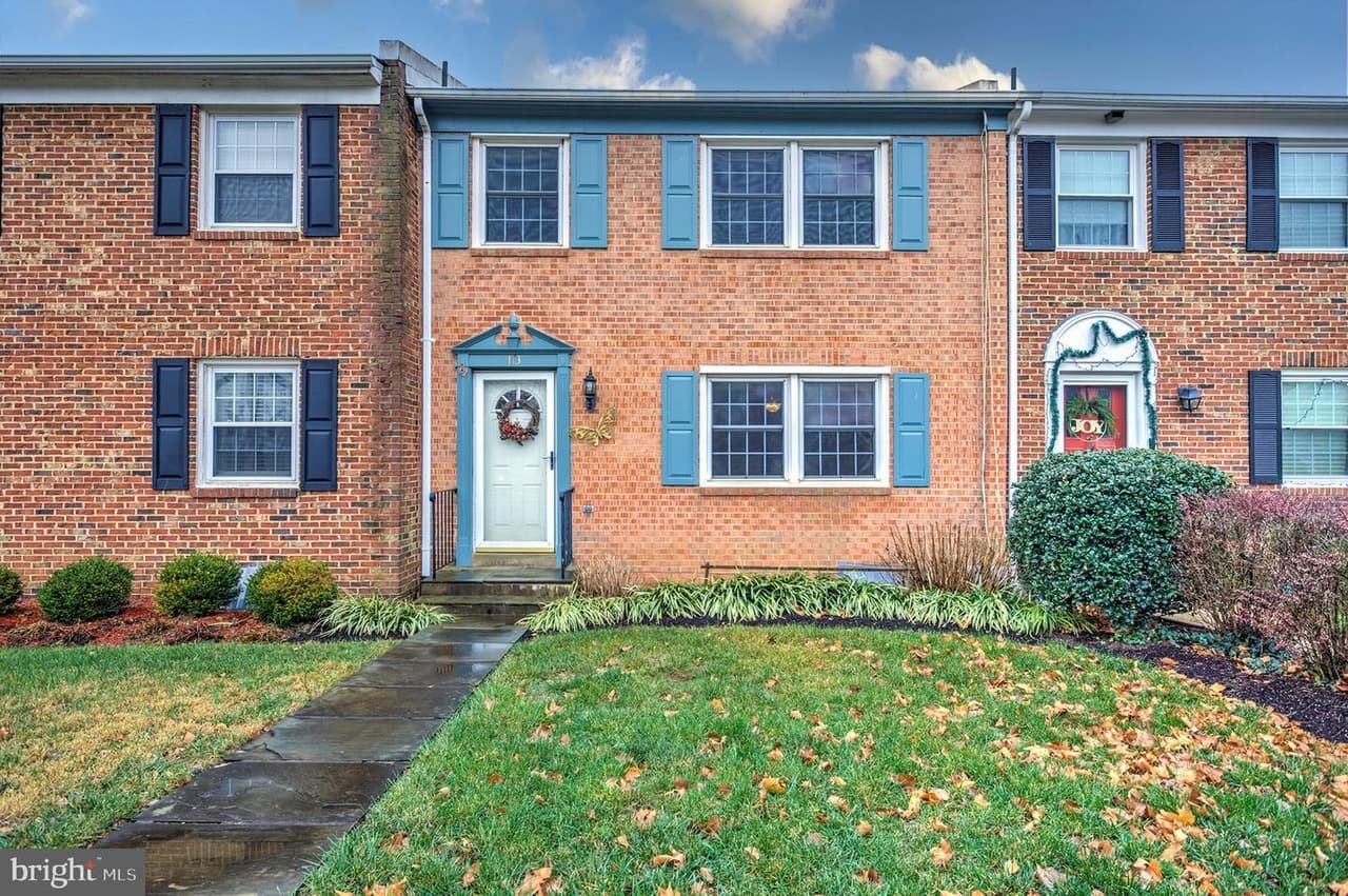 113 Davis - Photo 1