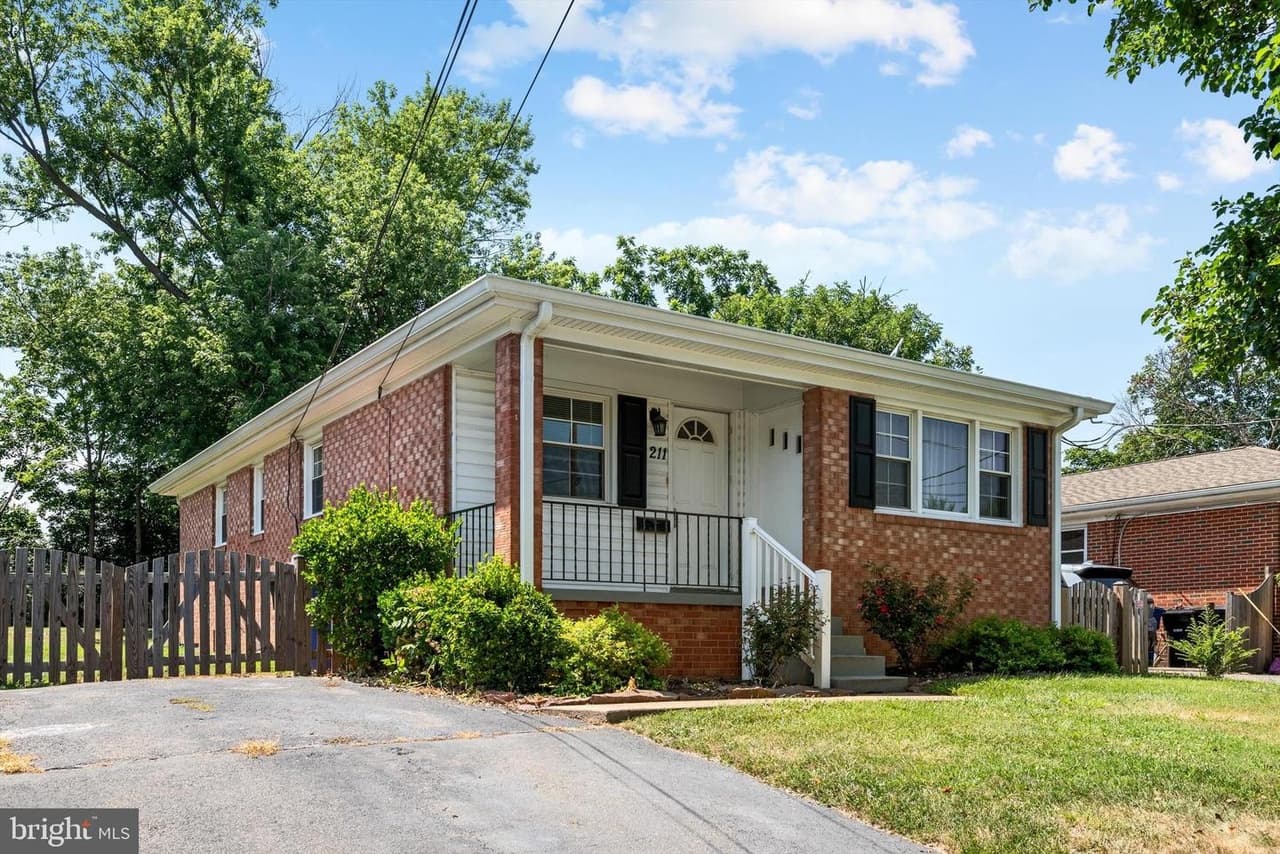 211 Catoctin - Photo 1