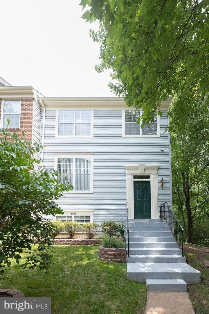 5819 Stream Pond - Photo 1