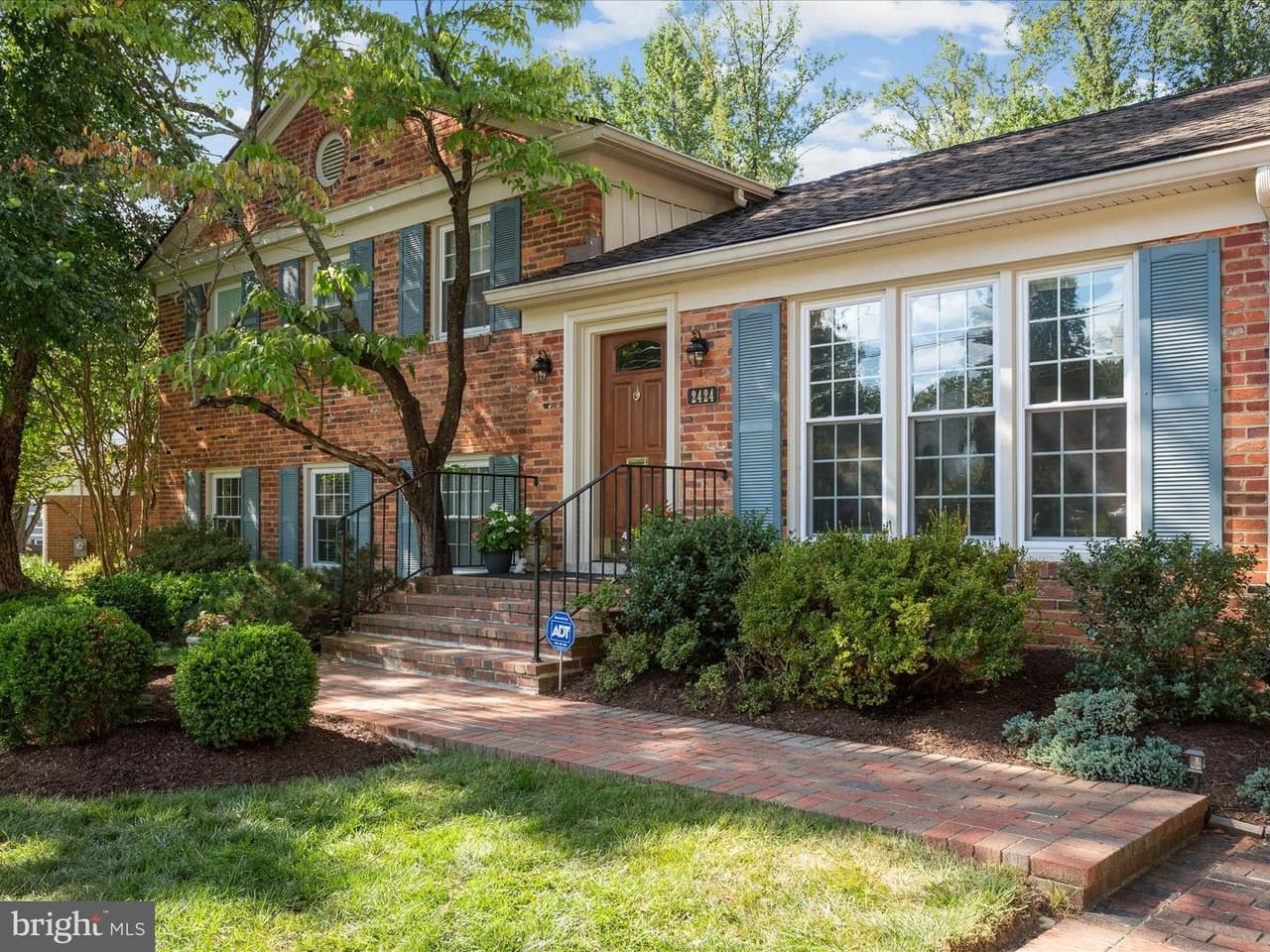 2424 Claremont - Photo 1