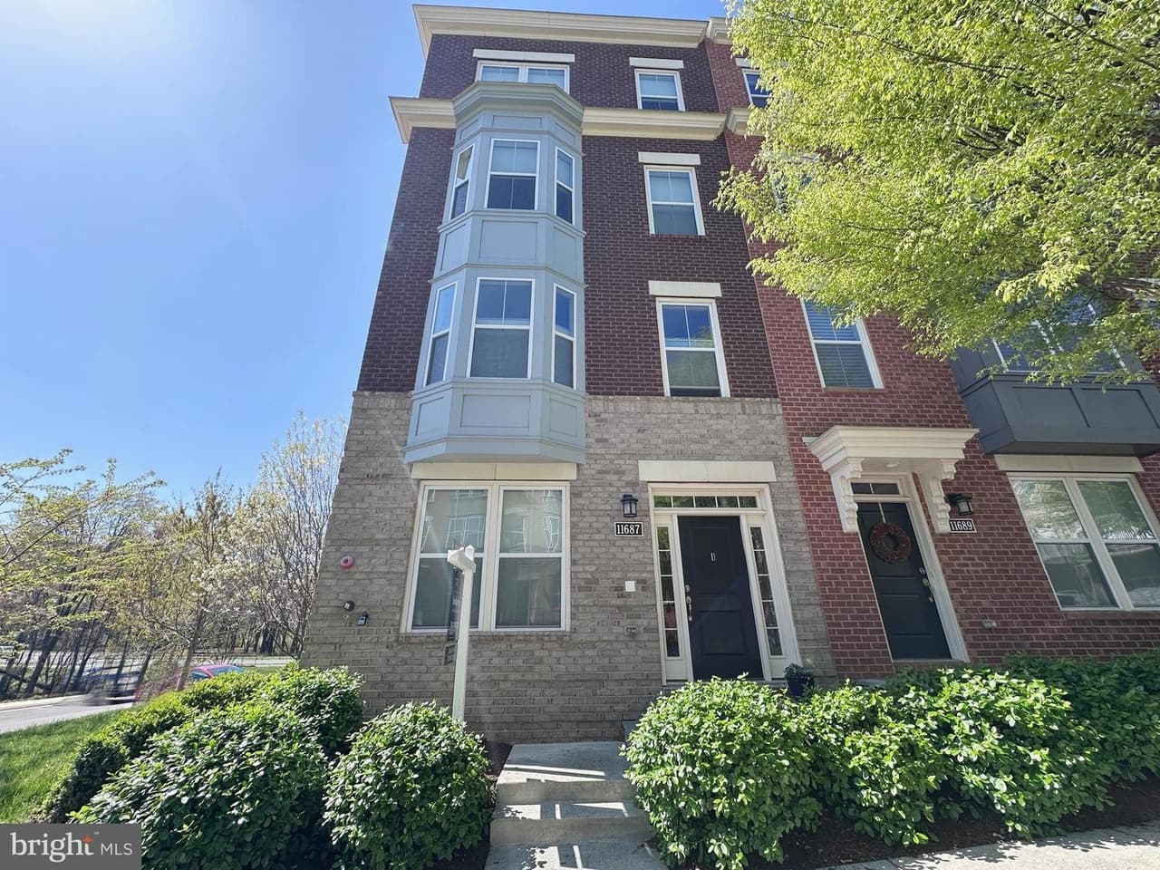 11687 Sunrise Square - Photo 1