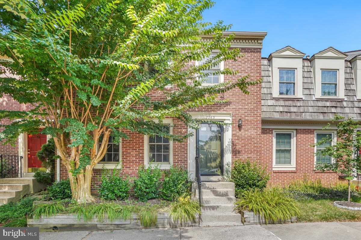 2263 Idylwood Station - Photo 1