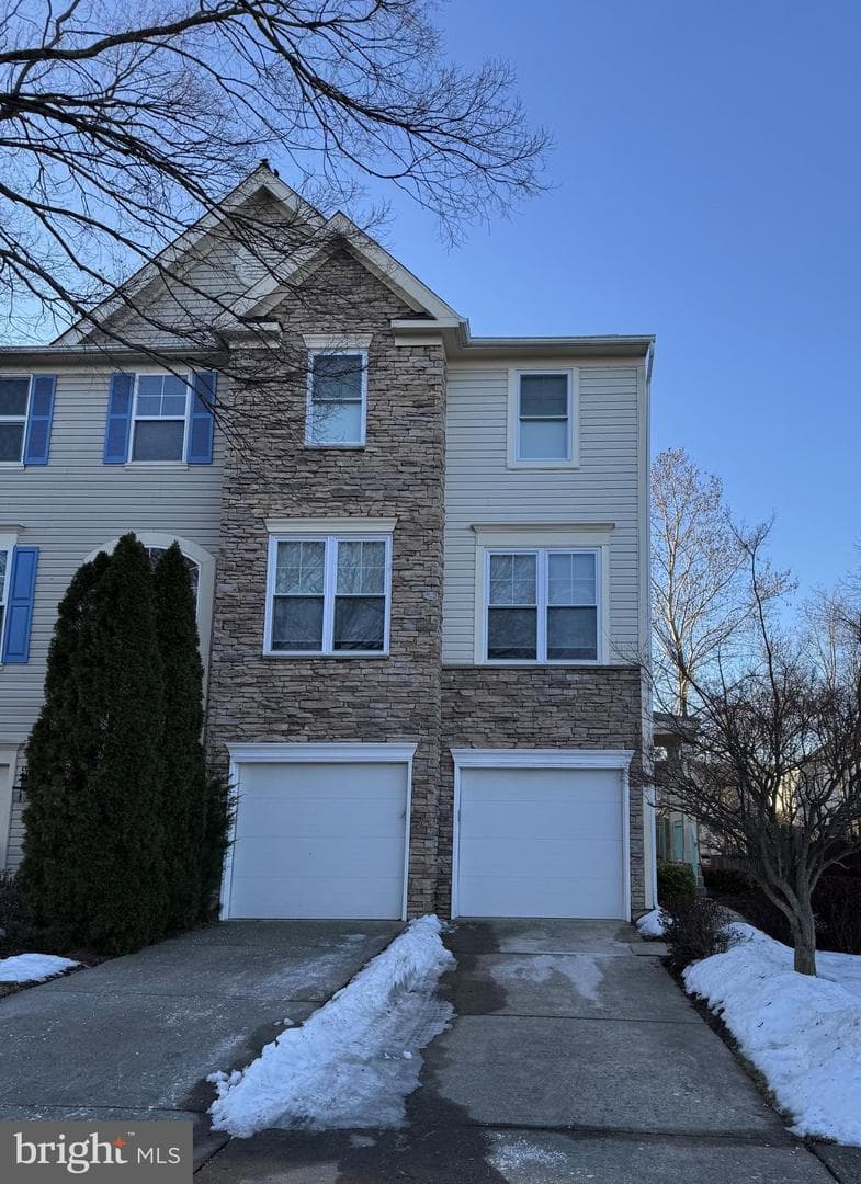 25320 Ashbury - Photo 1