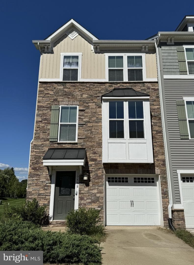 10798 Hinton - Photo 1