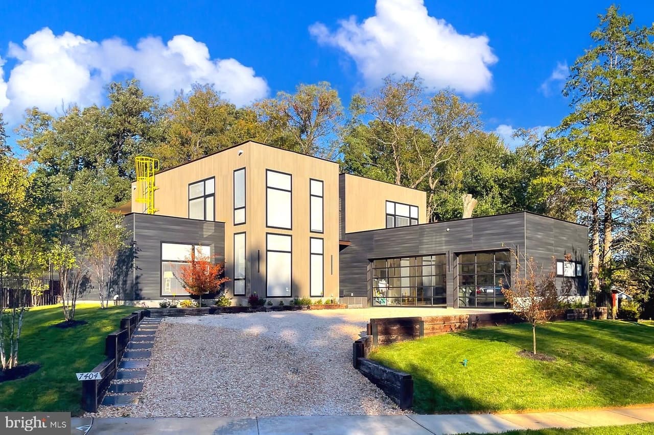 7404 Sportsman - Photo 1