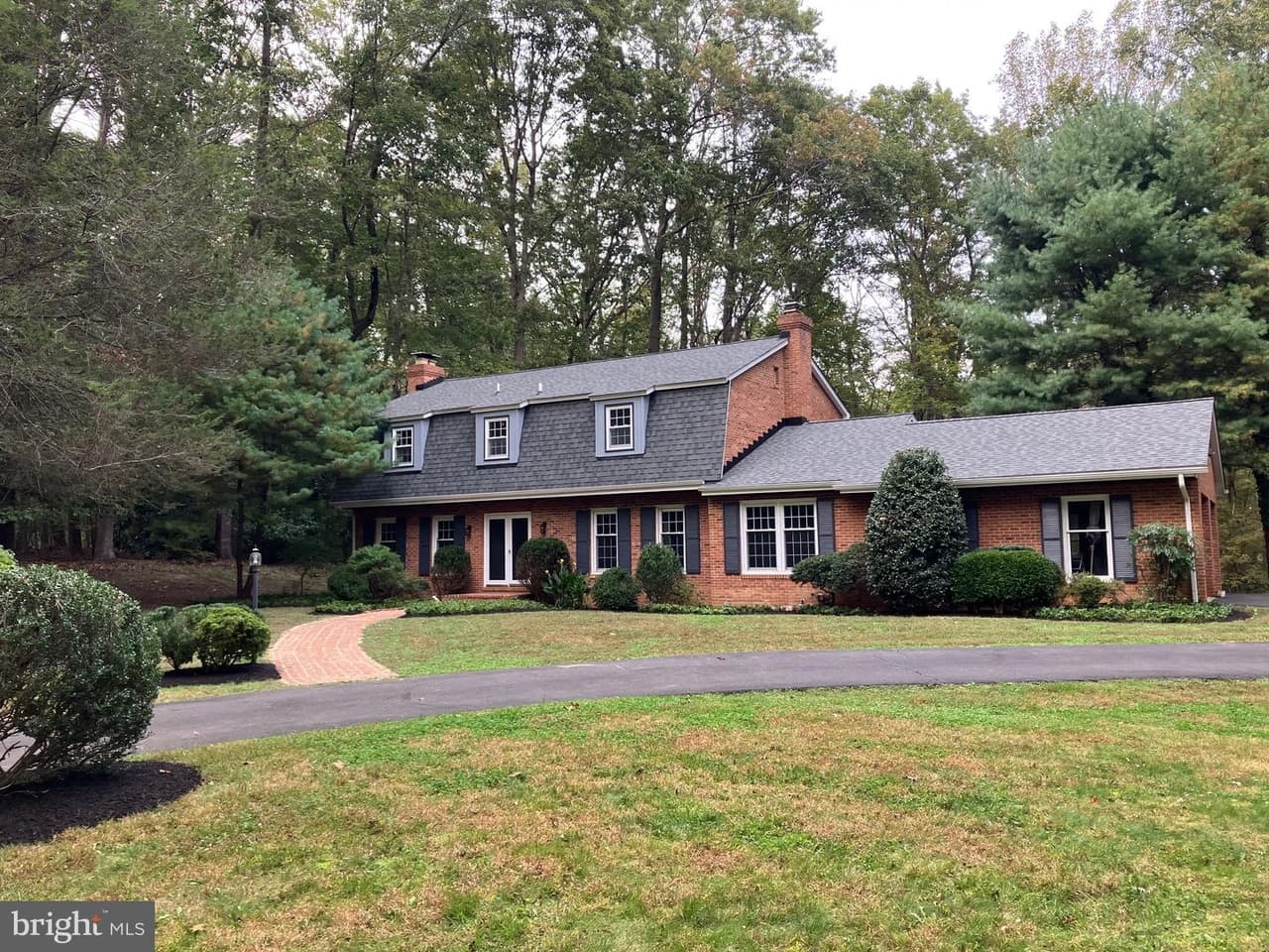 7917 Manor House - Photo 1