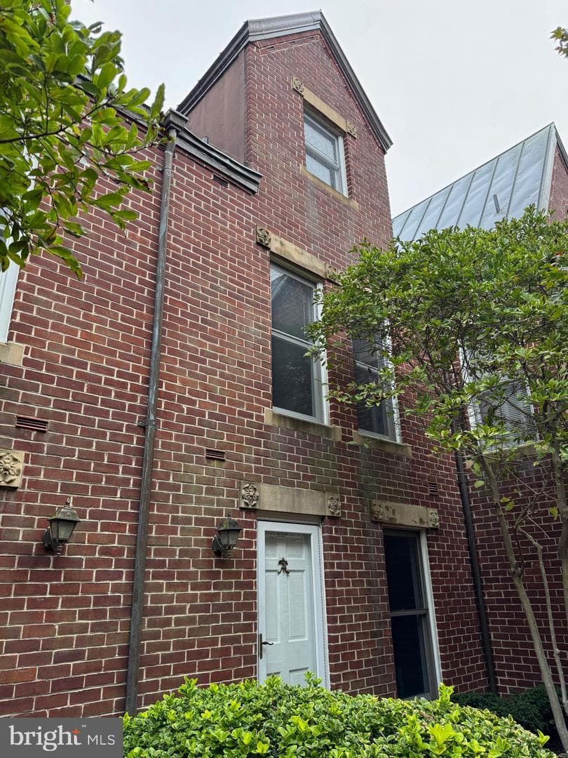 142 N Union - Photo 1
