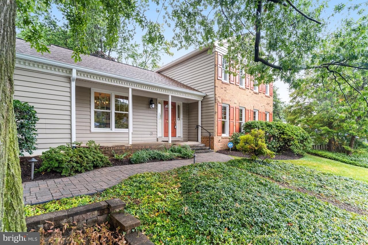 5100 Washington - Photo 1