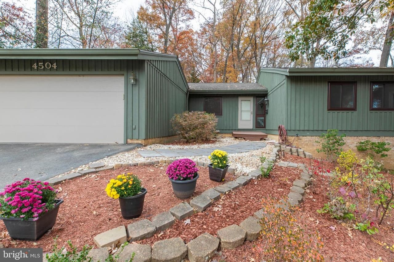 4504 Wakefield - Photo 1