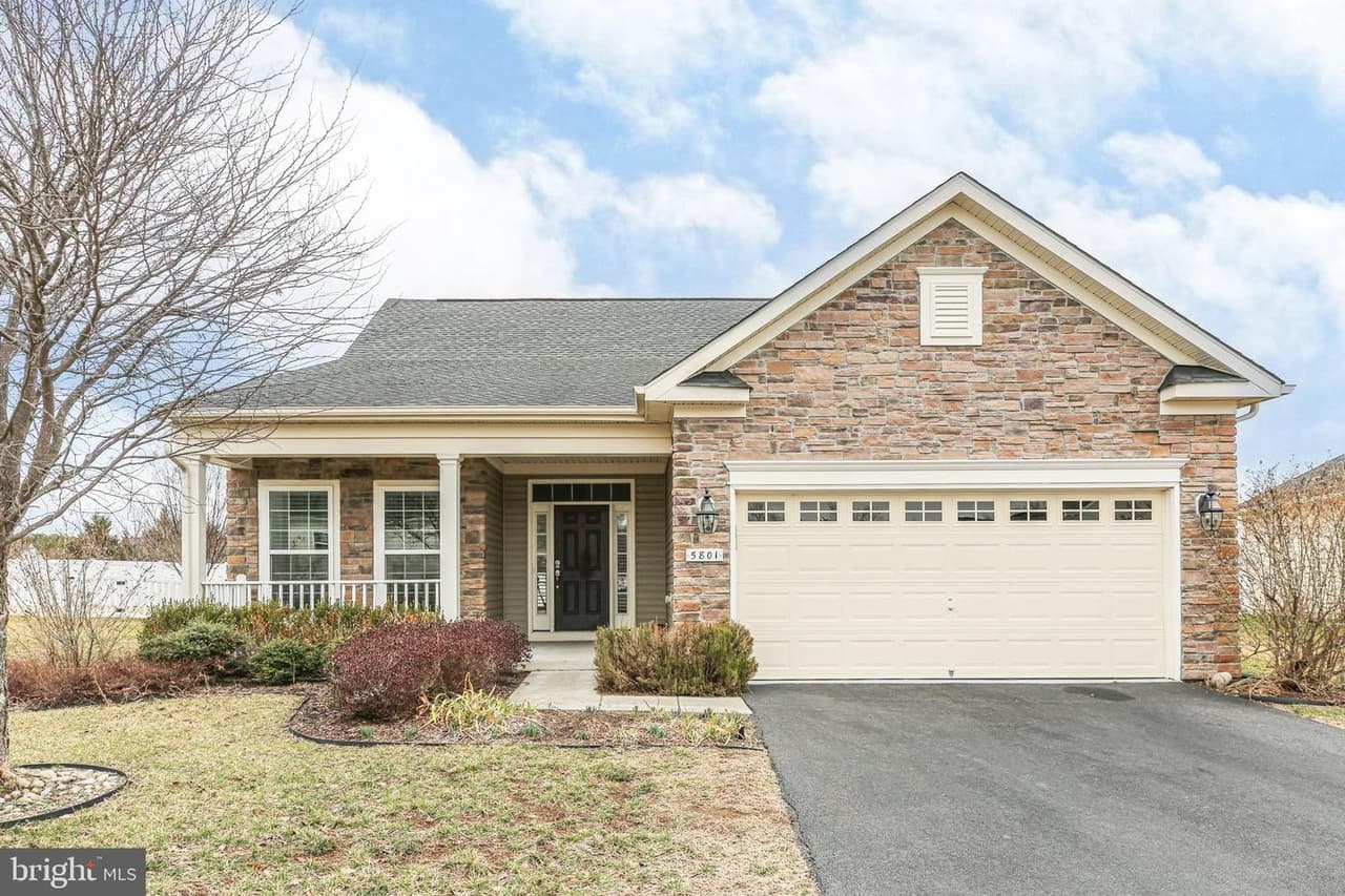 5801 S Mills Manor - Photo 1