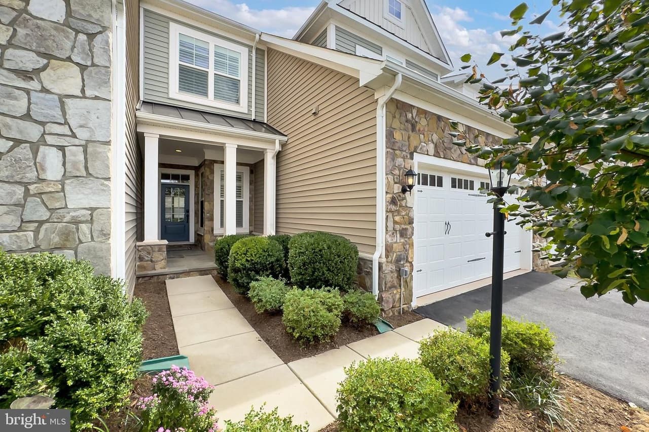 42821 Beaver Crossing - Photo 1