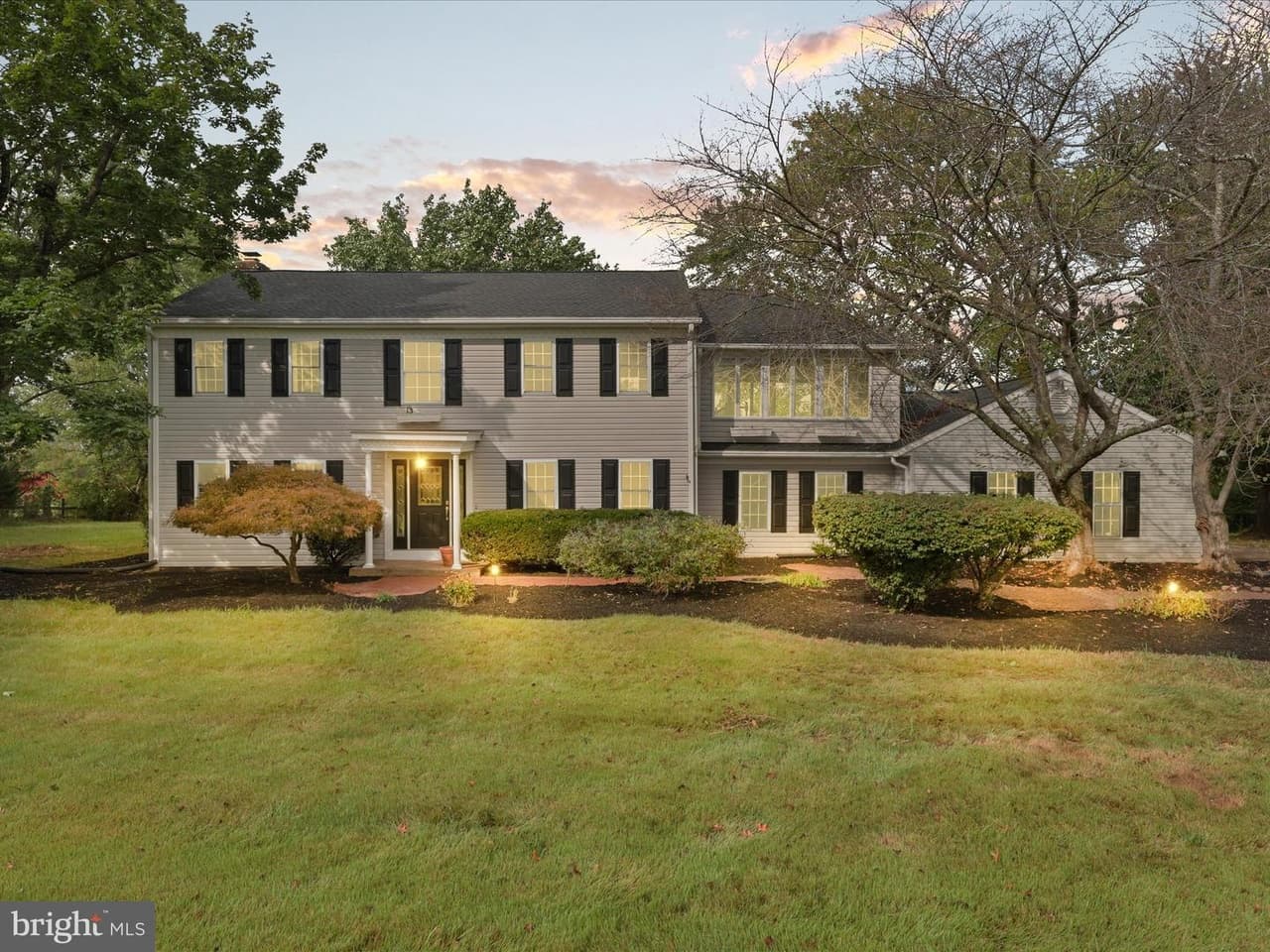 12010 Valley View - Photo 1