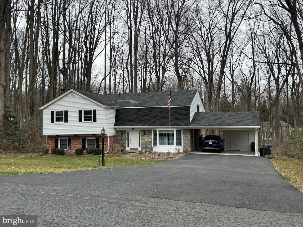 2042 Carrhill - Photo 1
