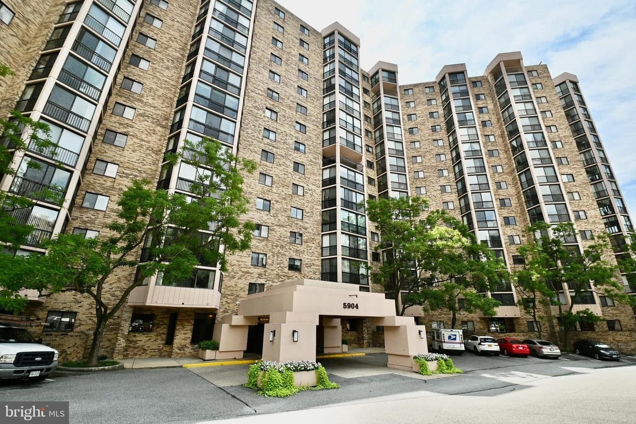 5901 Mount Eagle Unit#817 - Photo 1