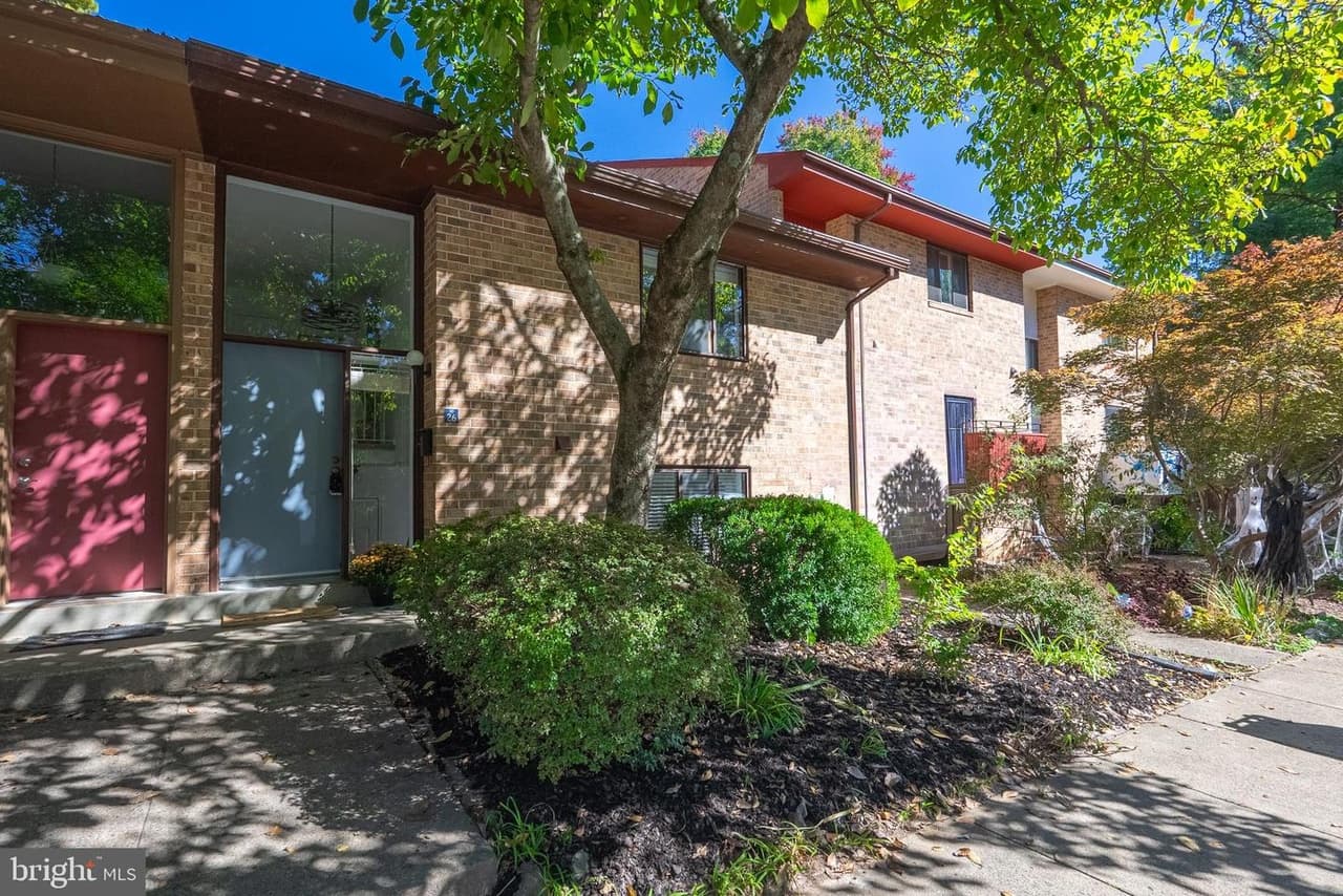 11026 Saffold - Photo 1