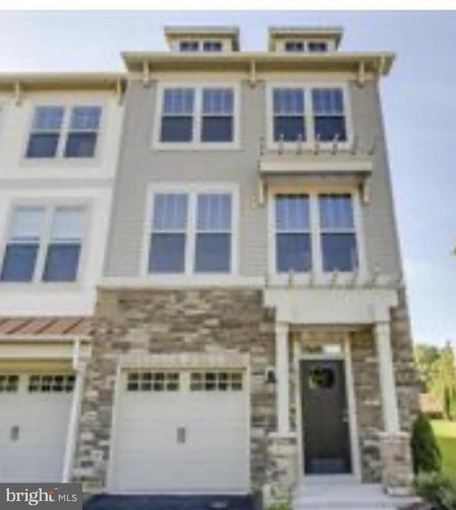 8937 Garrett - Photo 1