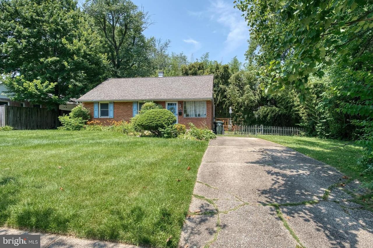 7534 Burnside - Photo 1