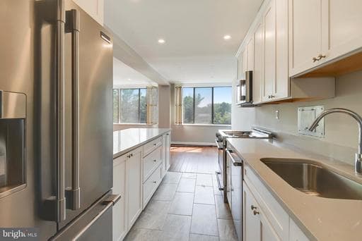 6621 WAKEFIELD DRIVE 302