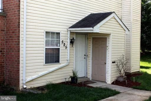 525 RED COAT PLACE 1021 - Photo 1