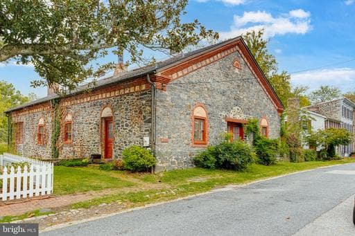 2423 PICKWICK RD,BALTIMORE,MD,21207,BALTIMORE CITY