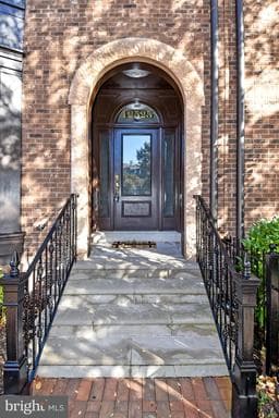 12525 LINDA VIEW LANE