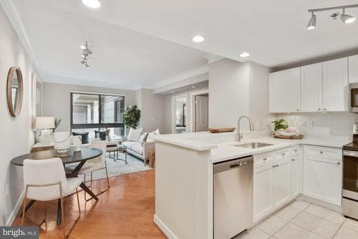 777 7TH STREET 1013