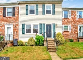 2092 LAKE GROVE LANE - Photo 1