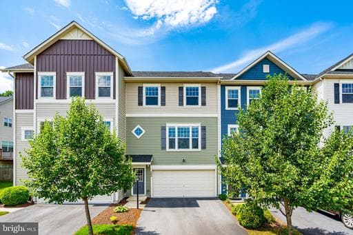 203 CENTENNIAL DRIVE - Photo 1