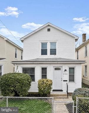 208 CENTER STREET - Photo 1