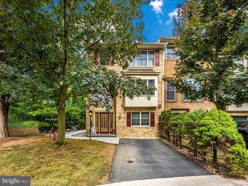1017 LINDSAY LANE - Photo 1